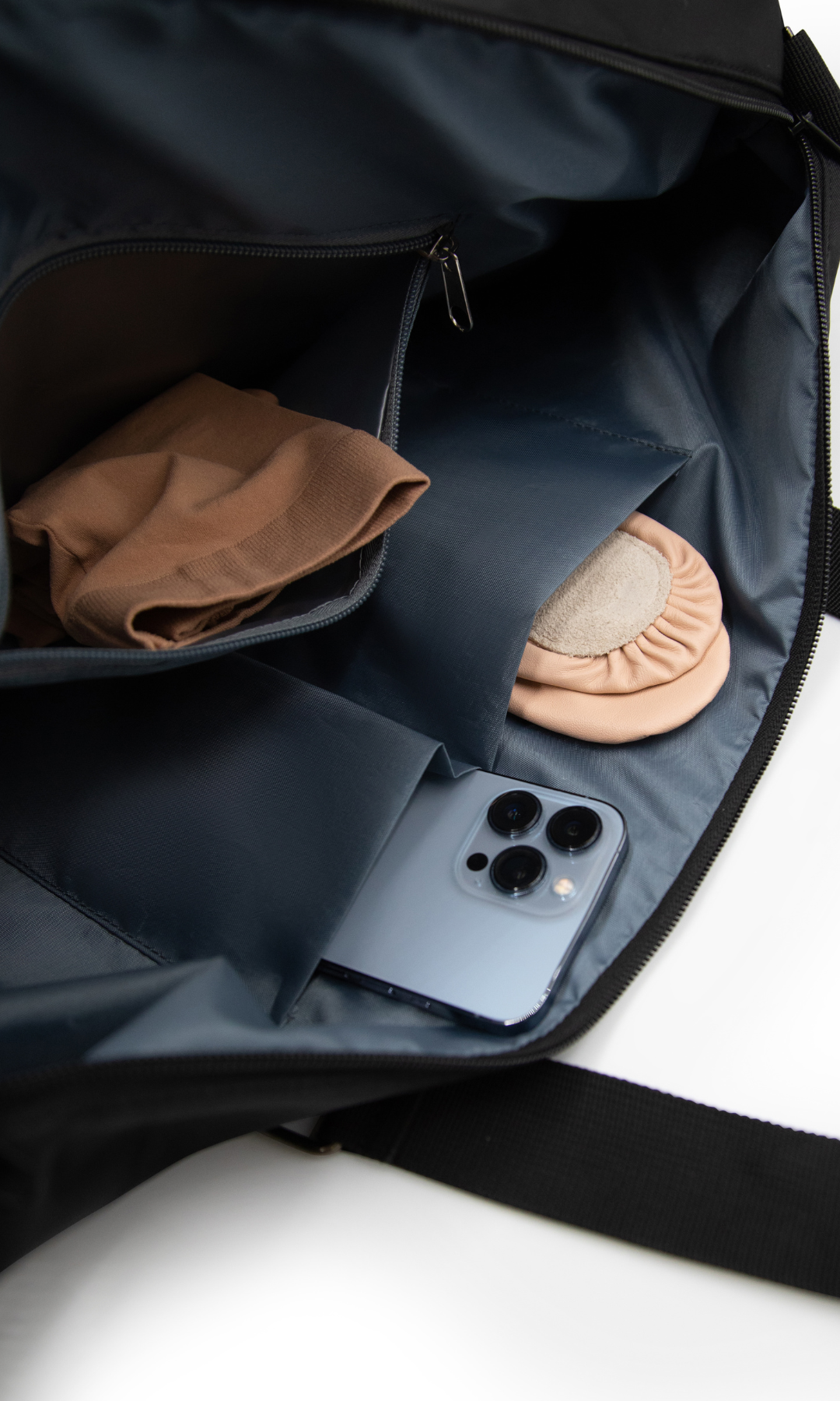 Casey Carry-All Duffle - B311 inside view