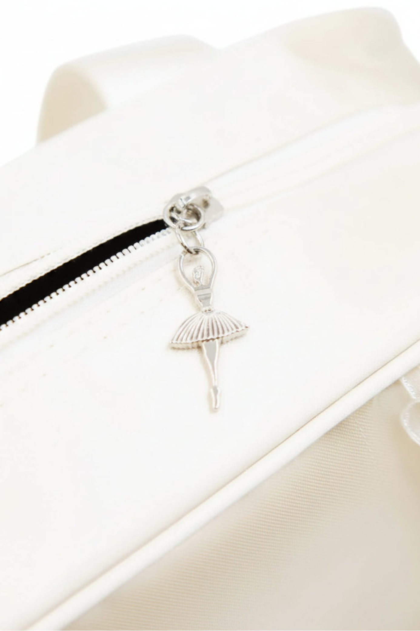 Eloise Ruffle Bag Oatmeal detail view