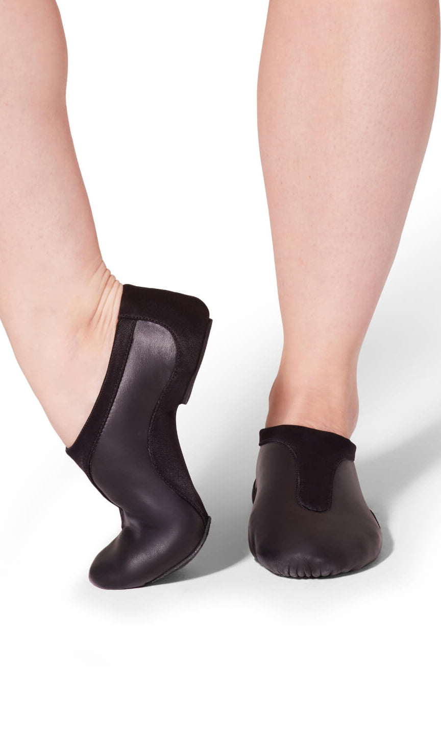 Vibe Jazz Shoe Black lifestyle view