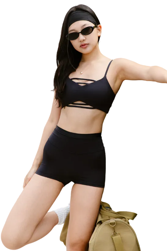 Everyday Hybrid Short 2" Black lifestyle view