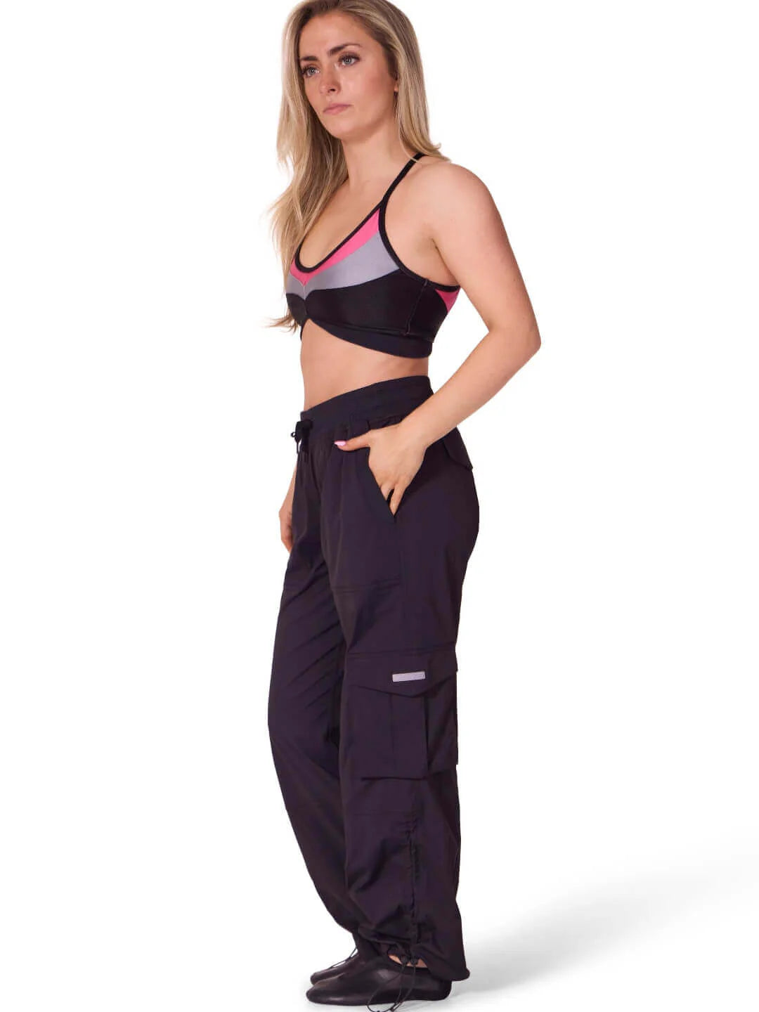 Jet Setter Jogger Black lifestyle view