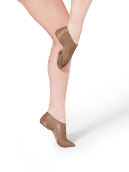 Vibe Jazz Shoe Caramel lifestyle view